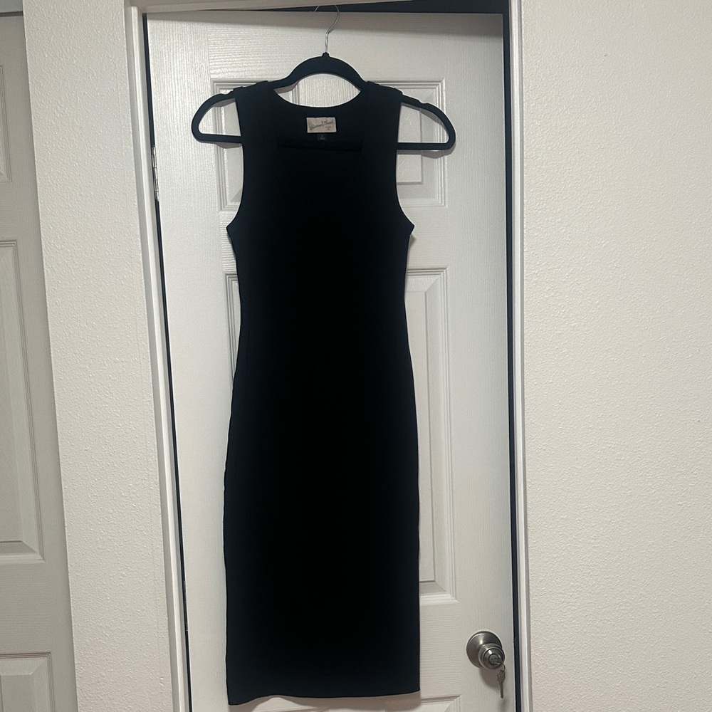 Universal Thread  Black Sleeveless Midi Dress